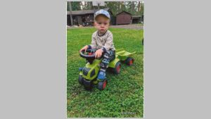 2024-08-24 Lennard traktoril.jpg